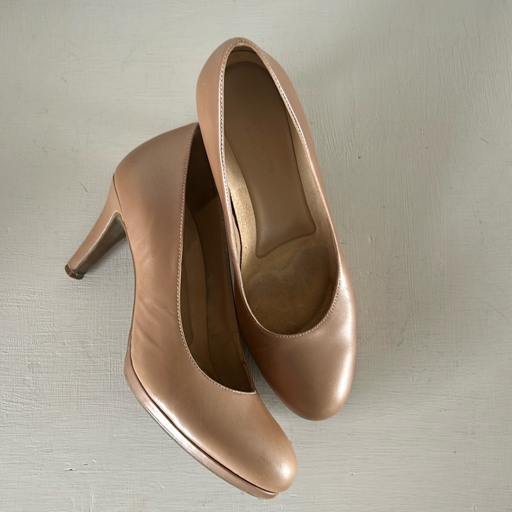 Naturalizer neutral heels